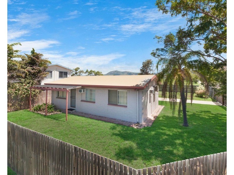 1 Corella Crescent, Mount Louisa QLD 4814