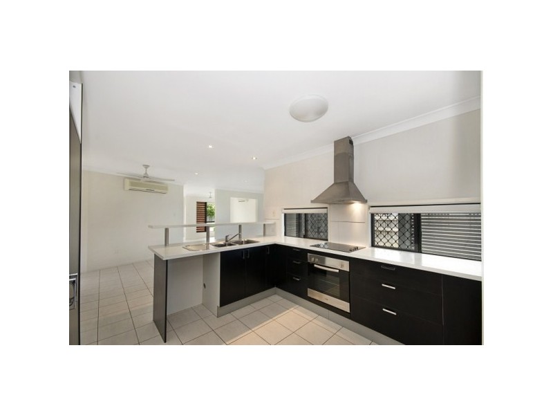 24 Newbury Drive, Mount Low QLD 4818