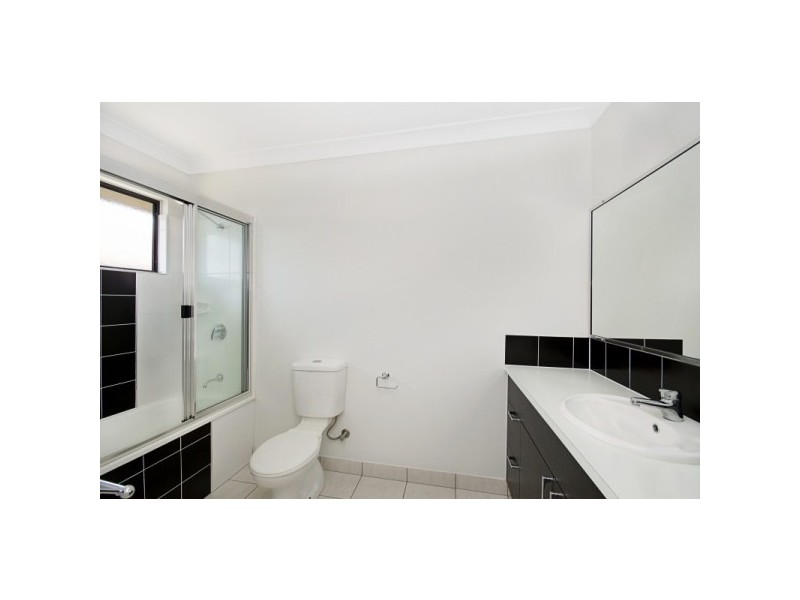 24 Newbury Drive, Mount Low QLD 4818