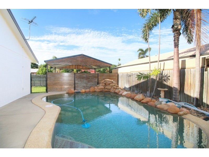 14 Dalkeith Crescent, Mount Louisa QLD 4814