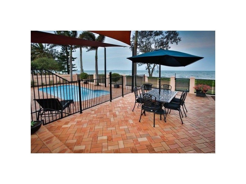 83 Cay Street, Saunders Beach QLD 4818