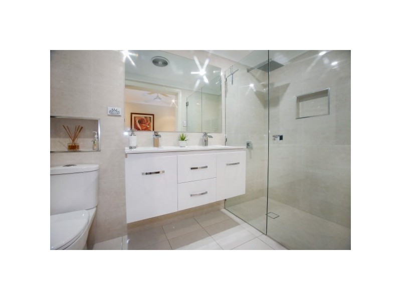 83 Cay Street, Saunders Beach QLD 4818