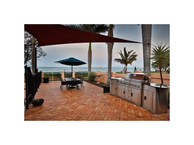 83 Cay Street, Saunders Beach QLD 4818