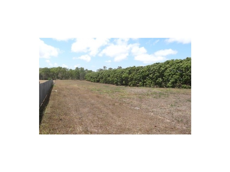 18 TOOLAKEA BEACH RD, Bluewater QLD 4818