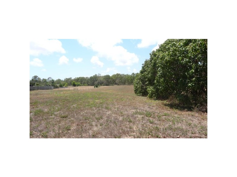 18 TOOLAKEA BEACH RD, Bluewater QLD 4818