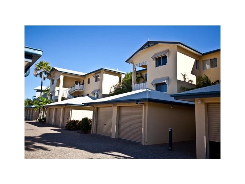 2/24-28 Martinez Avenue, West End QLD 4810