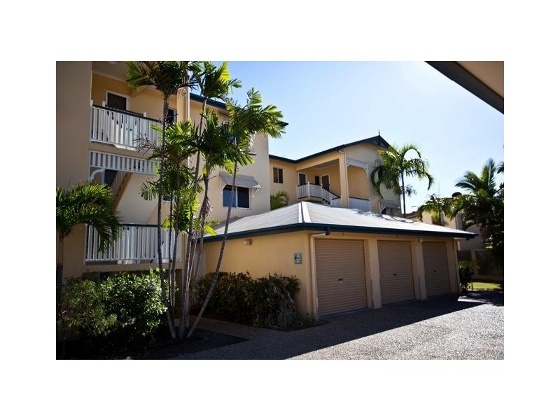 2/24-28 Martinez Avenue, West End QLD 4810