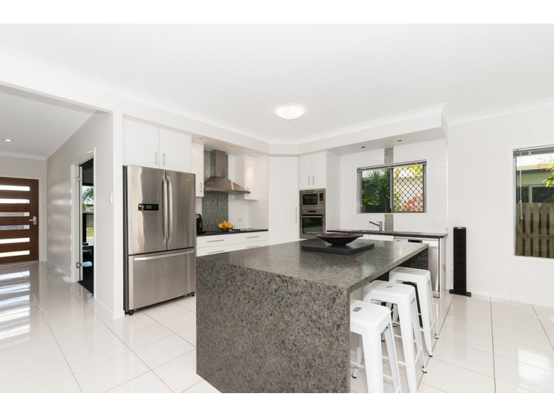 8 Sillago Street, Burdell QLD 4818