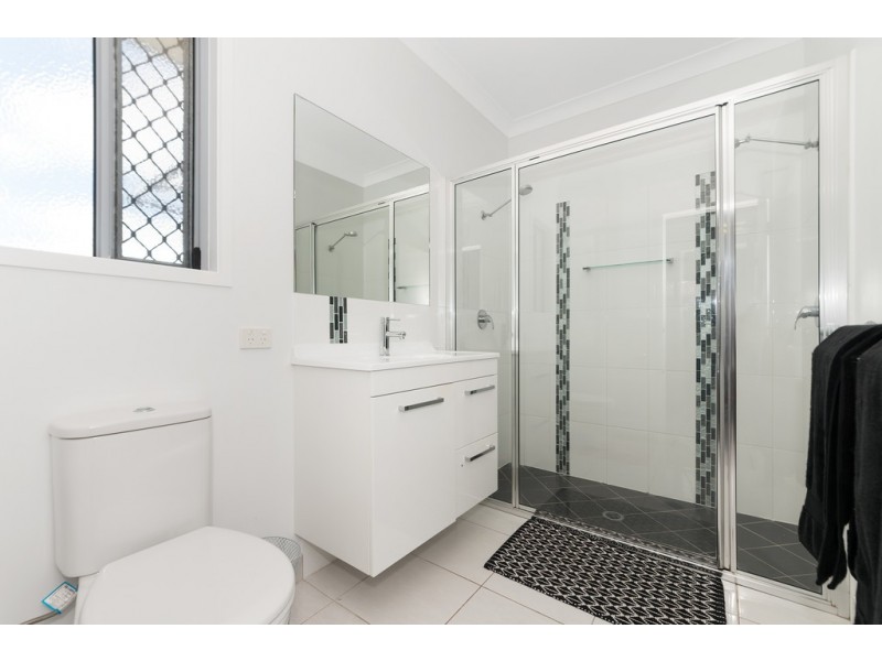 8 Sillago Street, Burdell QLD 4818