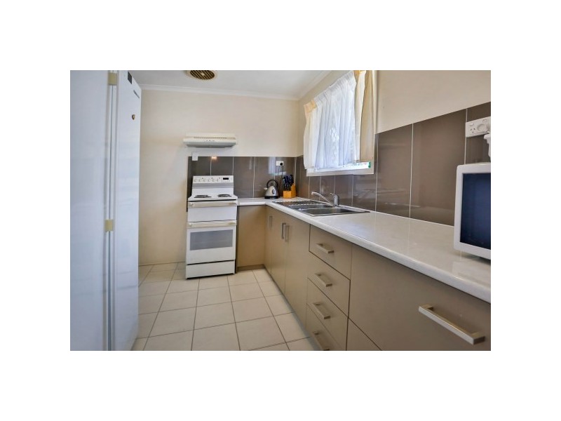 3 Davies Street, Mount Louisa QLD 4814