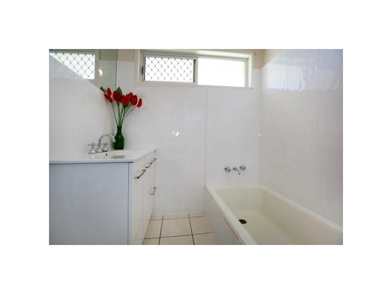 3 Davies Street, Mount Louisa QLD 4814