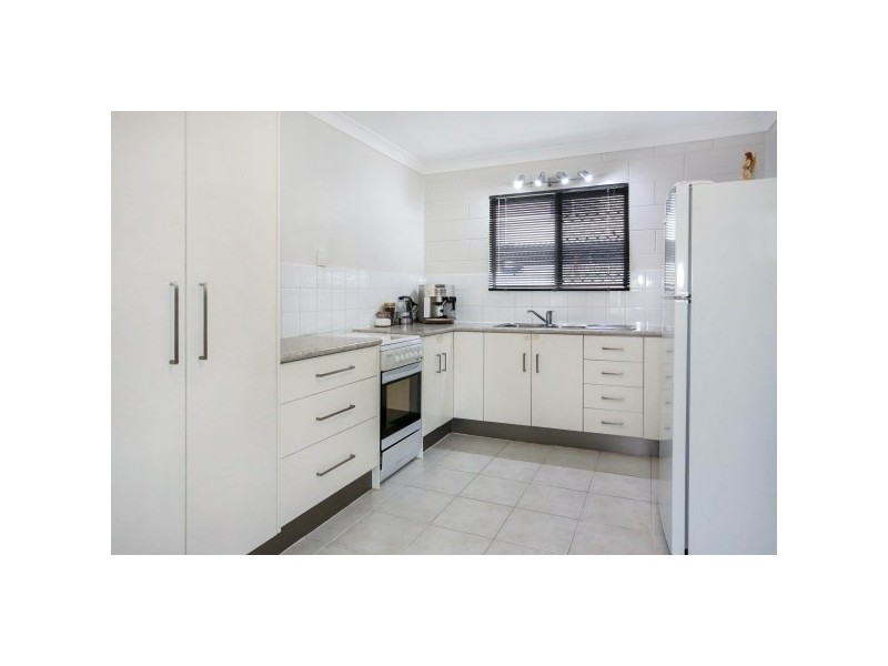 6 Julia Street, Kirwan QLD 4817