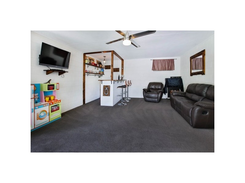 6 Julia Street, Kirwan QLD 4817