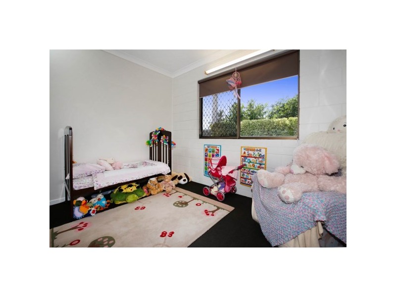 6 Julia Street, Kirwan QLD 4817