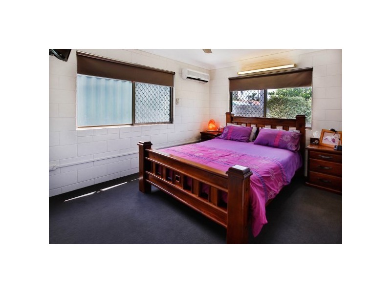 6 Julia Street, Kirwan QLD 4817