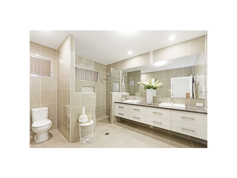 32 Barklya Street, Mount Low QLD 4818