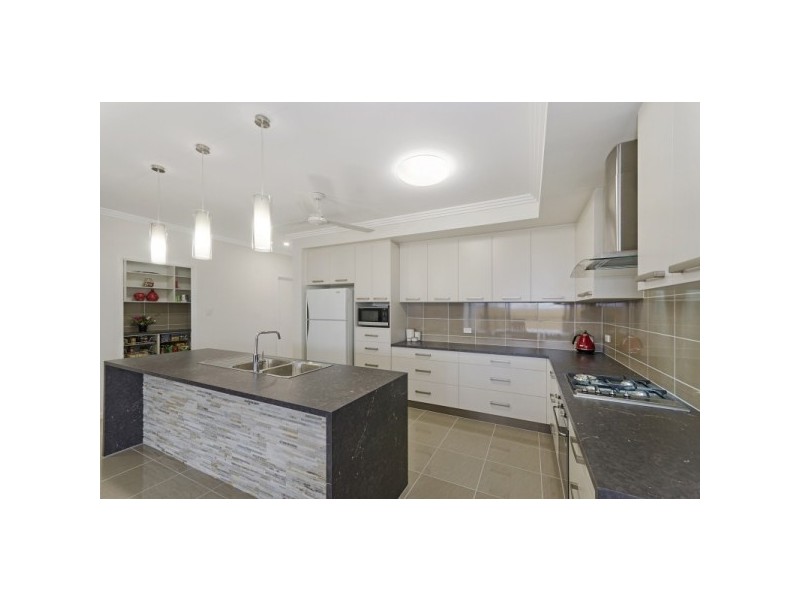 32 Barklya Street, Mount Low QLD 4818