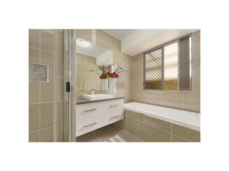 32 Barklya Street, Mount Low QLD 4818