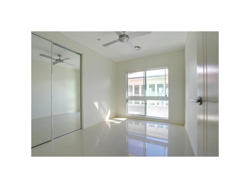 10 Reef Street, Saunders Beach QLD 4818