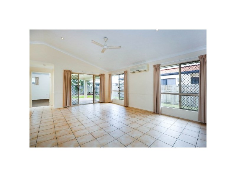 6 Monteray Way, Kirwan QLD 4817