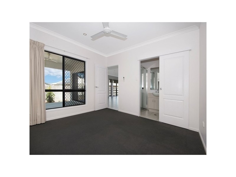 10 Tahlia Circuit, Mount Louisa QLD 4814