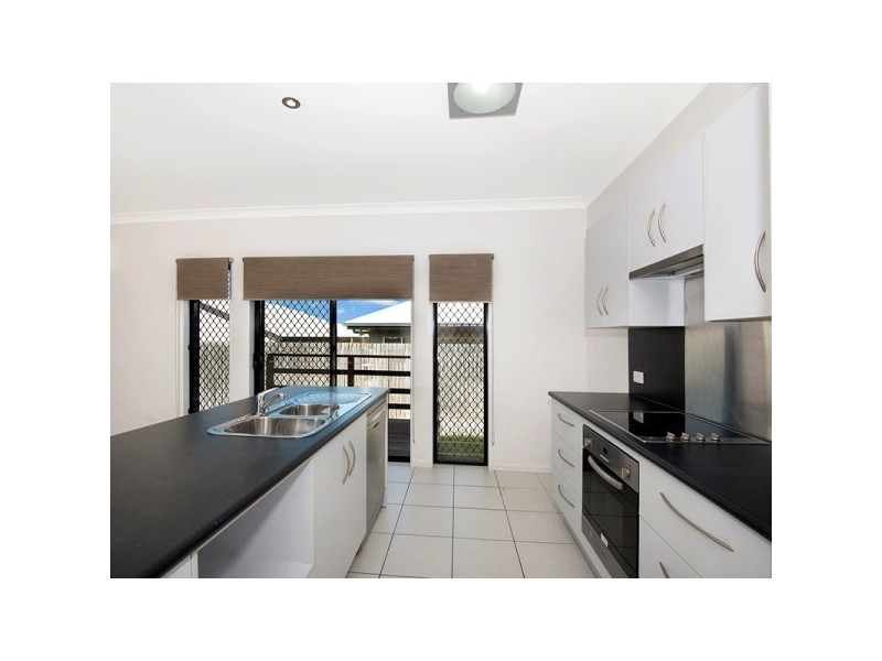 10 Tahlia Circuit, Mount Louisa QLD 4814