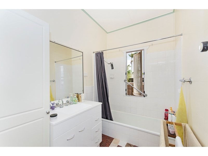 414 Dalrymple Road, Kirwan QLD 4817