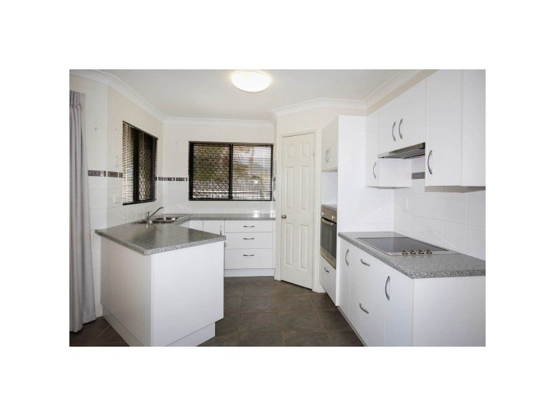 69 Feeney Avenue, Rasmussen QLD 4815