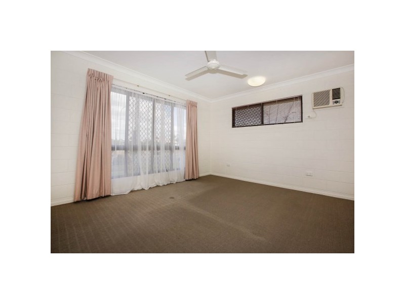 69 Feeney Avenue, Rasmussen QLD 4815