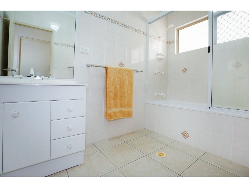 15 Lakeshore Circuit, Idalia QLD 4811