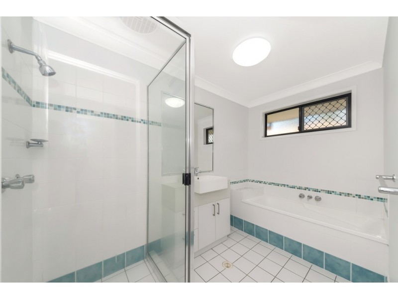 27 Dickenson Place, Kirwan QLD 4817