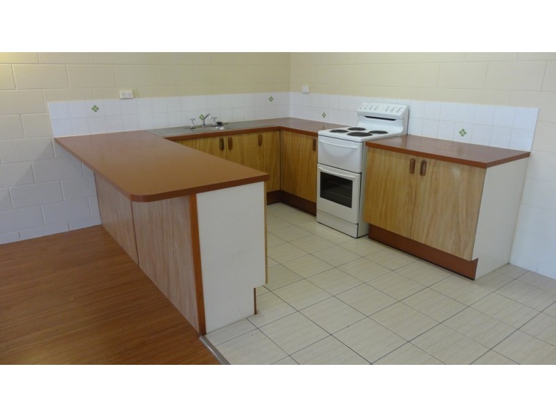 2/33 Ninth Avenue, Railway Estate QLD 4810