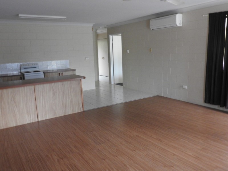 2/33 Ninth Avenue, Railway Estate QLD 4810