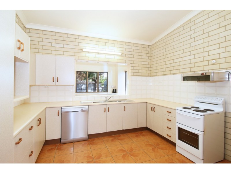 15 Coral Street, Saunders Beach QLD 4818