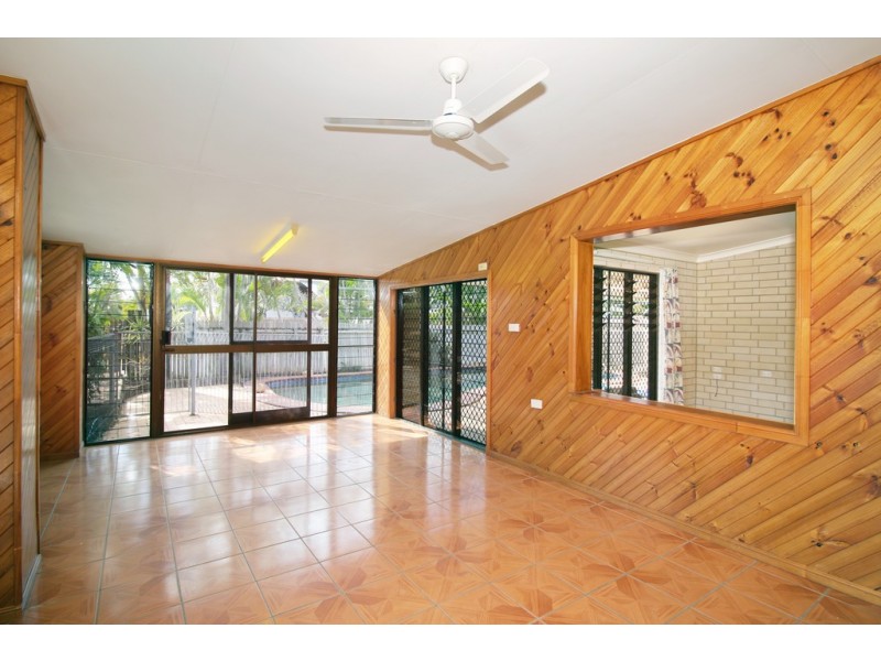 15 Coral Street, Saunders Beach QLD 4818