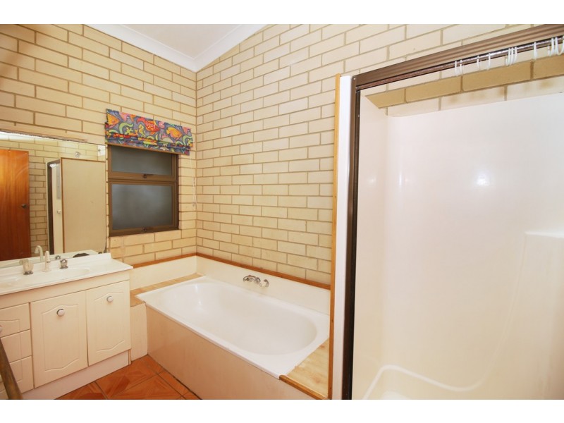 15 Coral Street, Saunders Beach QLD 4818