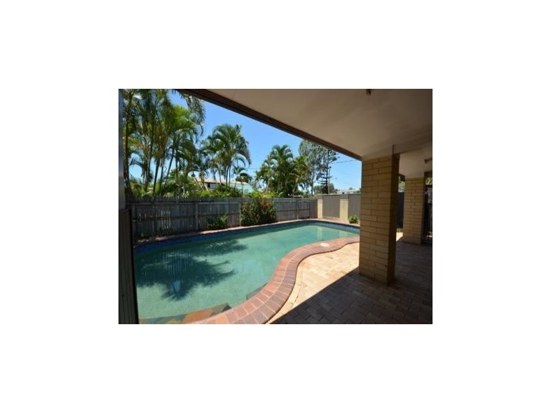 15 Coral Street, Saunders Beach QLD 4818