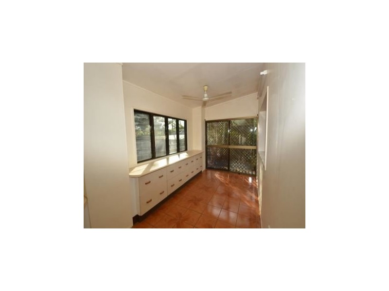 15 Coral Street, Saunders Beach QLD 4818