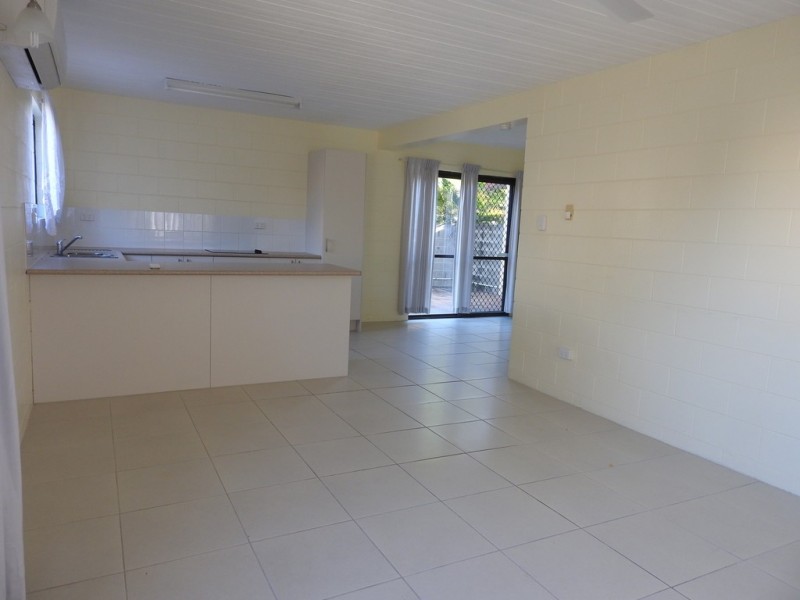 4/33 Ninth Avenue, Railway Estate QLD 4810