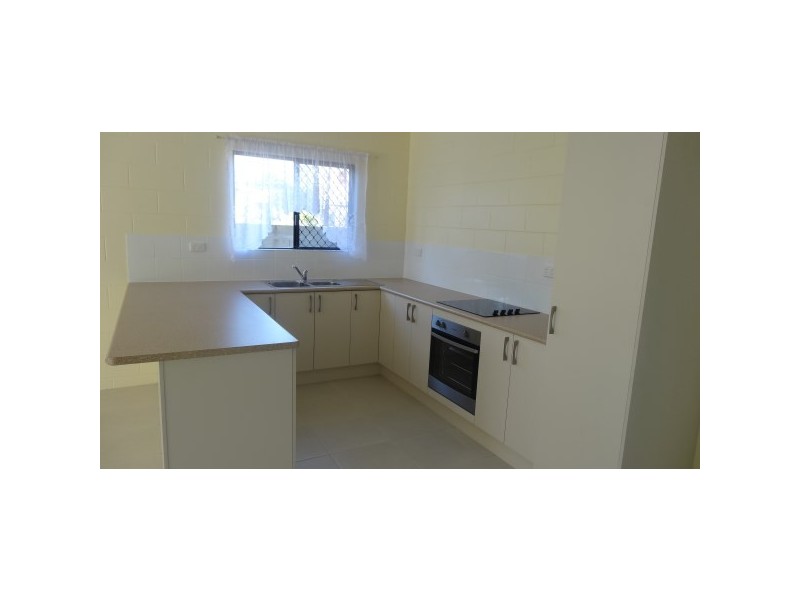 4/33 Ninth Avenue, Railway Estate QLD 4810