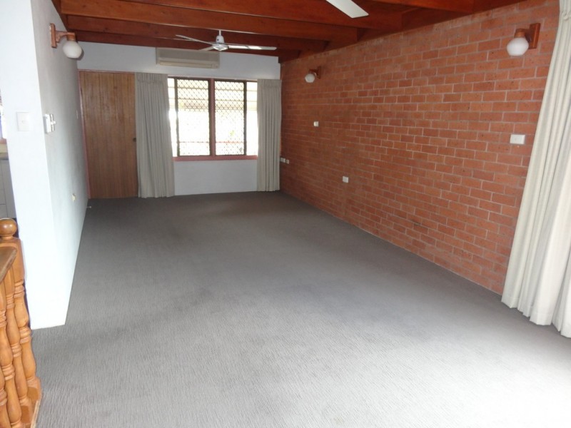 1/118 Cook Street, North Ward QLD 4810