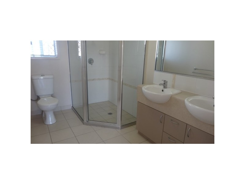 25 Limerick Way, Mount Low QLD 4818