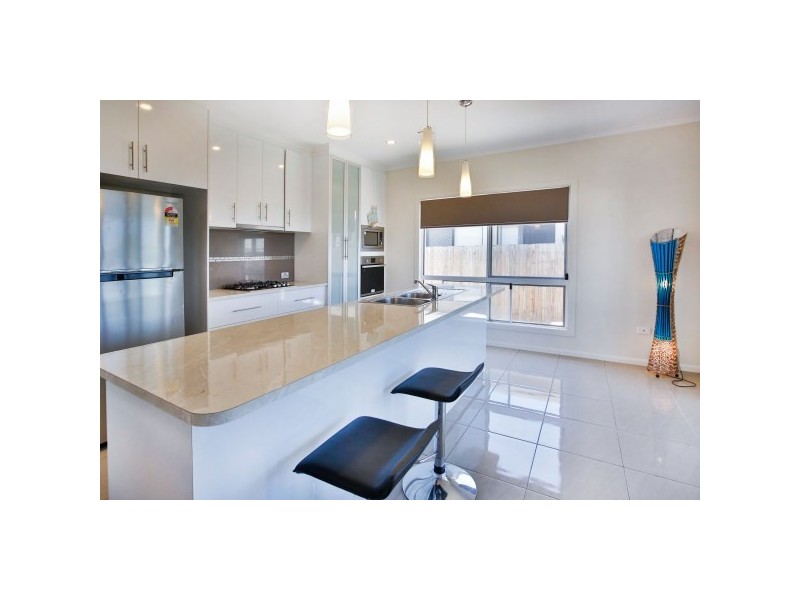 32 Brush Cherry Street, Mount Low QLD 4818