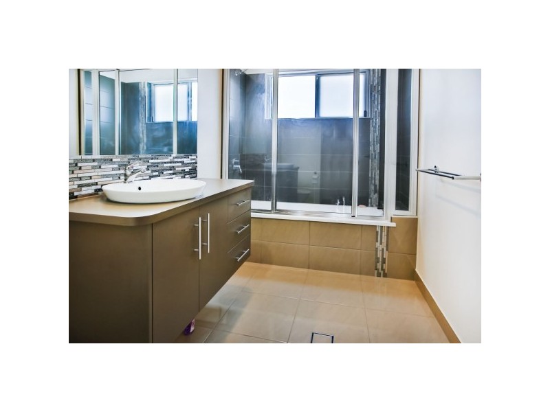 32 Brush Cherry Street, Mount Low QLD 4818