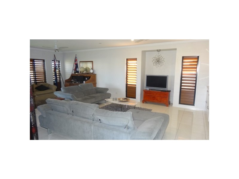 18 Albatross Court, Kirwan QLD 4817