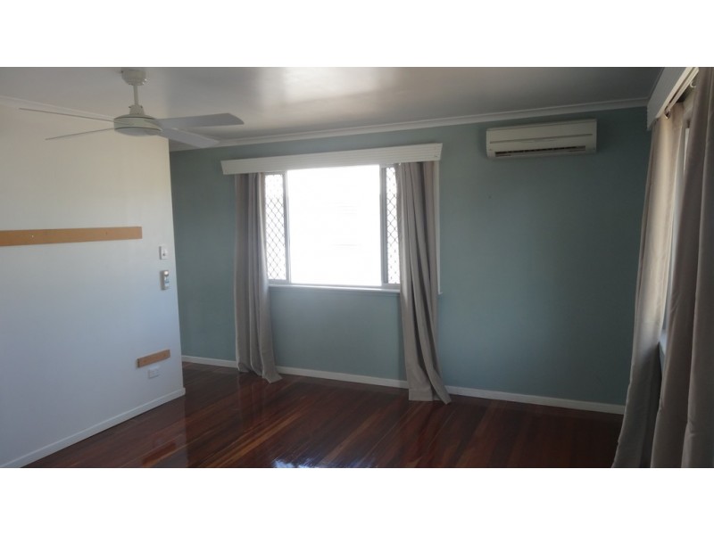 35 Bokirana Crescent, Kirwan QLD 4817