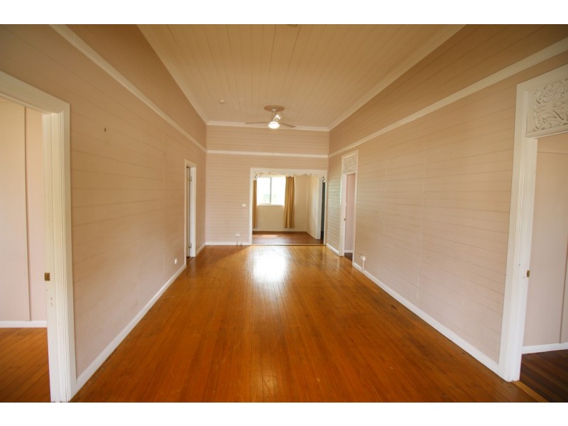 25 Nix Street, West End QLD 4810