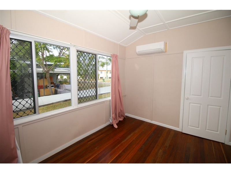 25 Nix Street, West End QLD 4810