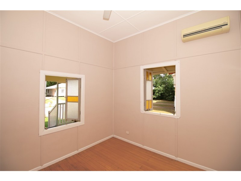 25 Nix Street, West End QLD 4810