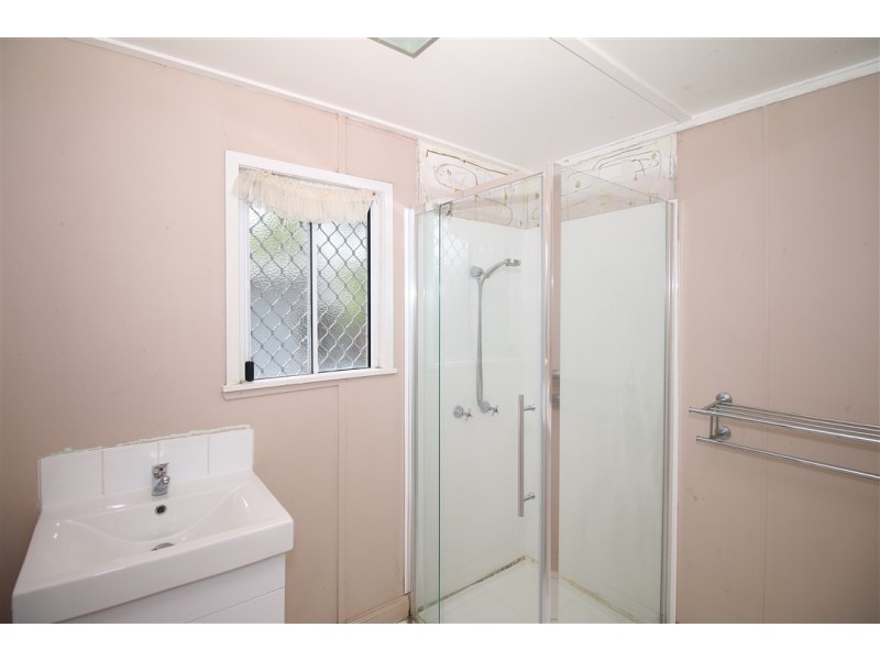 25 Nix Street, West End QLD 4810